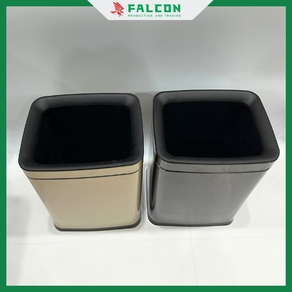 Mặt trên của thùng rác không nắp hình chữ nhật