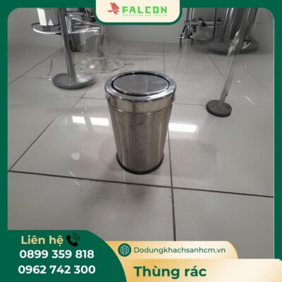 thùng rác nắp bệp bênh khách sạn